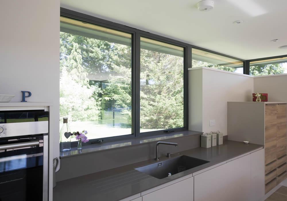 Alitherm 300 aluminium window with slim sightlines