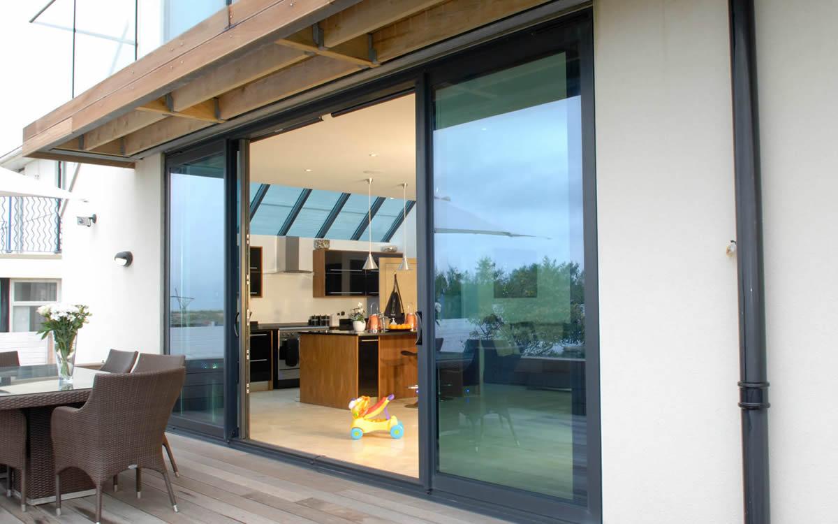 Smart aluminium sliding patio doors with slim sightlines