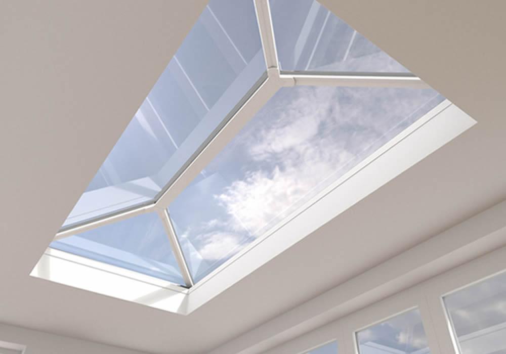 Thermally broken aluminium section in a Stratus lantern