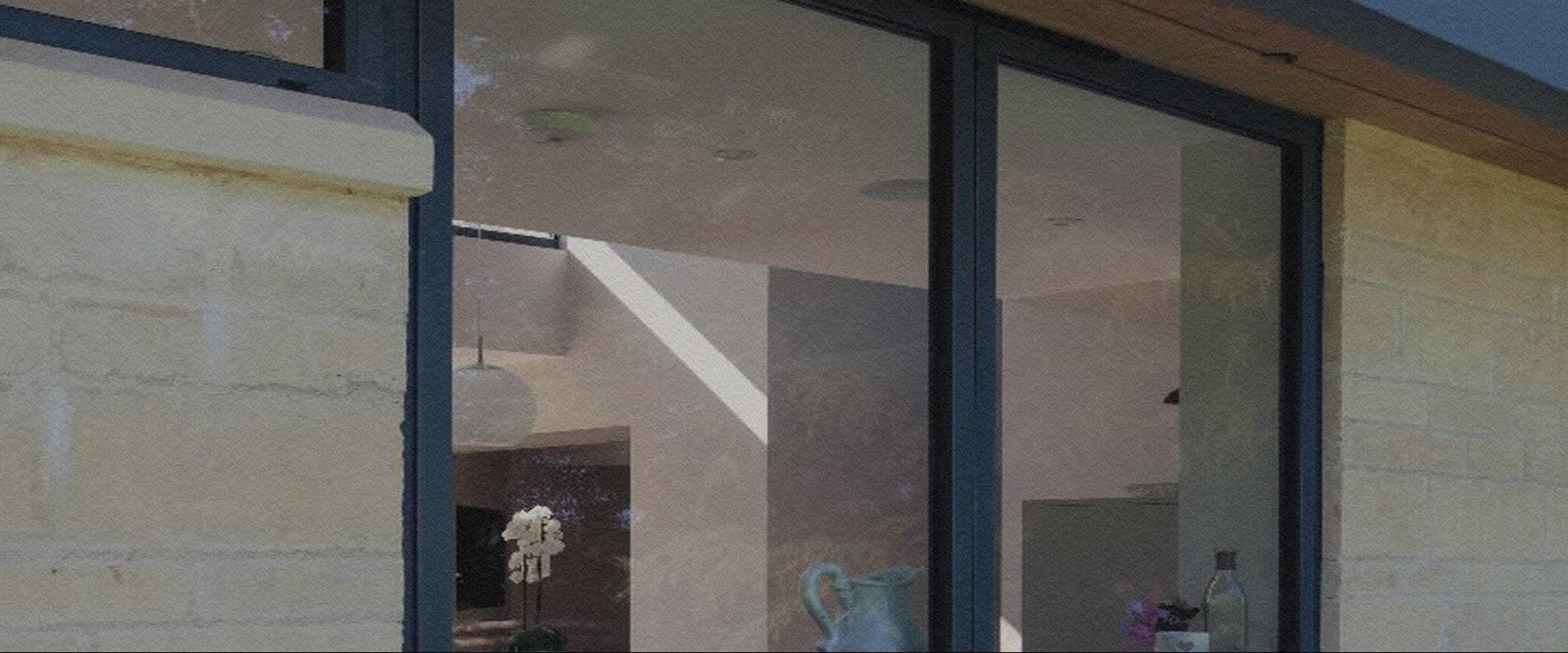 Alitherm 300 aluminium windows on a contemporary building