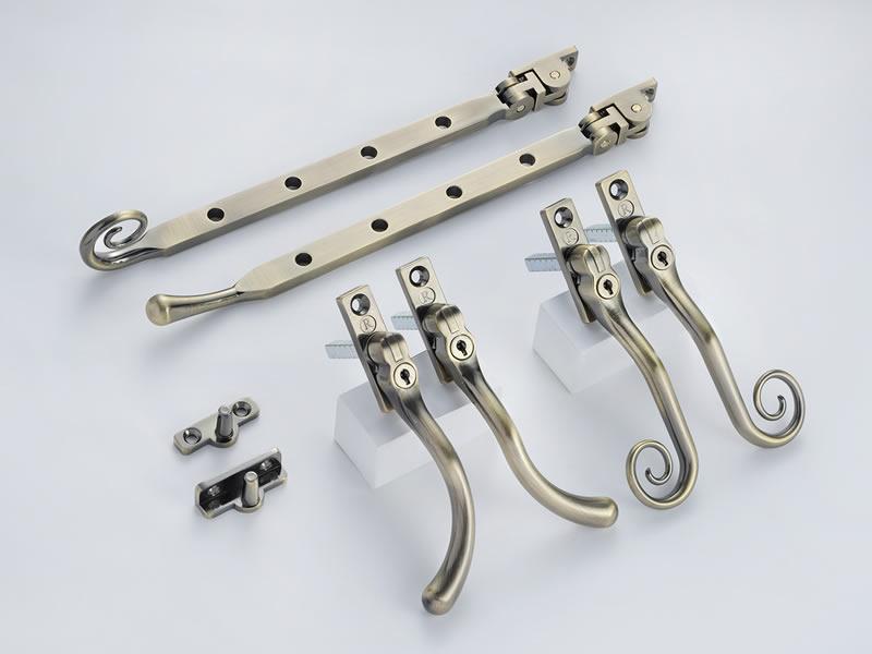 The Romatopola Range finish